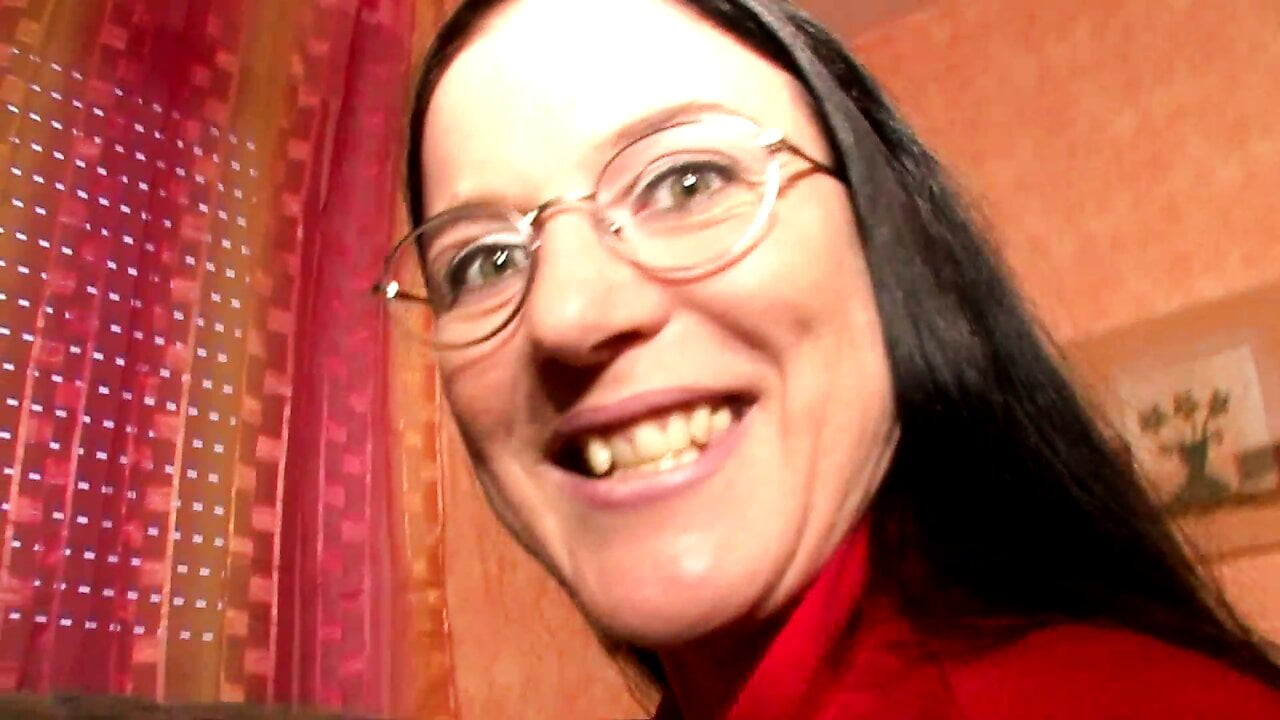Valerie aşırı lezbiyen seksin zevklerini açıklıyor!
