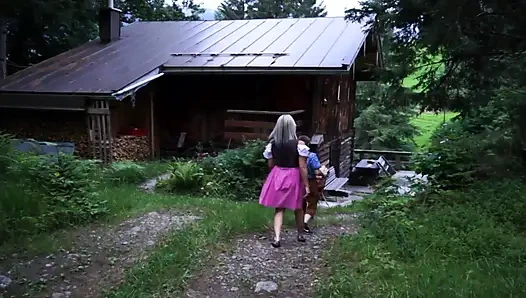 Döl yiyen Fransız sarışın kabinde yarak emiyor ve biniyor