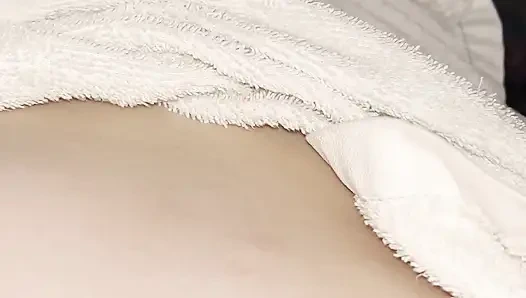 Penis için çaresizce mastürbasyon yapmak zorunda