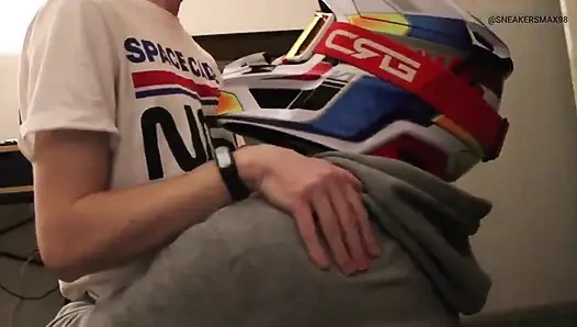 Mxhelmet'te dişli kafa yarak emiyor