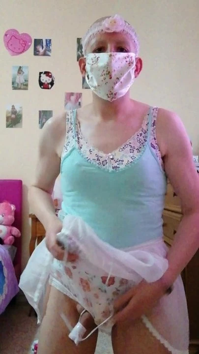 Carmelita ce masturbe sans maquillage
