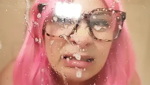 Seni aşağılıyorum çünkü sikin
