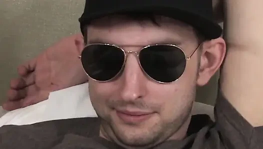 Sarışınlar daha fazla sahne istiyor 1 külotlu seksi ince sarışın evde tek başına dildoyla mastürbasyon yapıyor