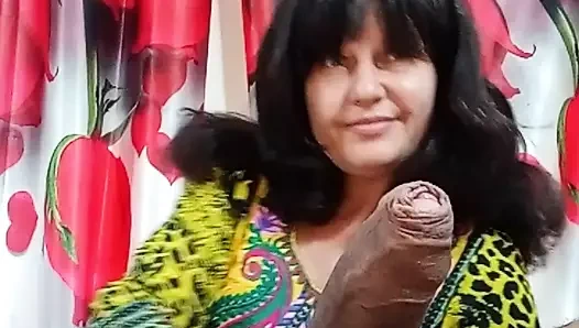 Sürtük orta yaşlı seksi kadın iyi sikiliyor - oral seks