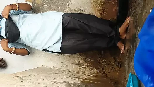 Hintli (hd) kız öğrenci banyoda orgazm olmak için kıllı amını parmaklıyor. Kameraya yakalandı, mms, sızdırılmış viral video