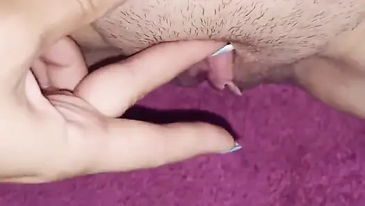 Üvey anne parmağı ve dildoyla oynuyor!