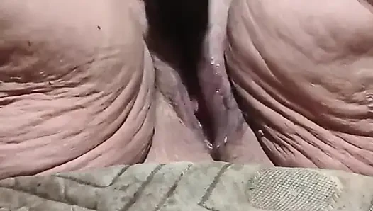 Amcığının içinde büyük siyah yarağı alıyor