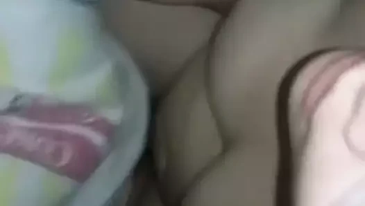 Asyalı oyuncağımı sikiyorum.