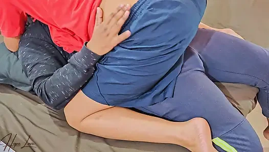 Üvey kız kardeşim her zaman çok ateşli ve çok azgın