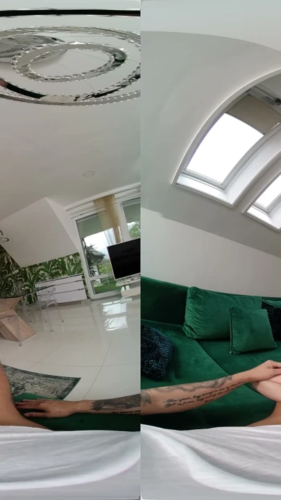 Genç kız akşam yemeğinden sonra azıyor - sanal gerçek porno | Klip 1
