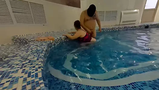 Bir çük emdim ve bunun için sikildim