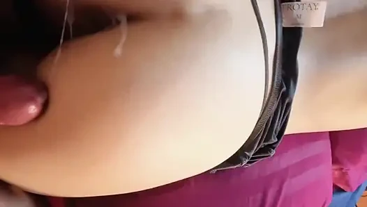 Kocam her gittiğinde komşum beni ziyaret ediyor