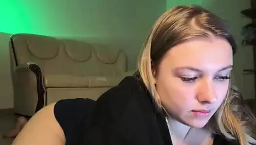 Jucielussie ile sıkı amcığı parmaklıyor