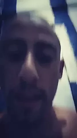Mostafa egypianlı adam ustalık yapıyor