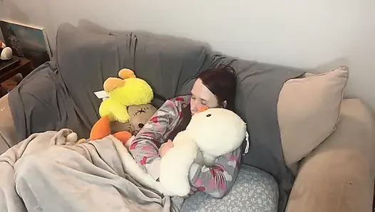 Kız yaşlı adamın çizmelerini kokluyor çoraplı ayaklar