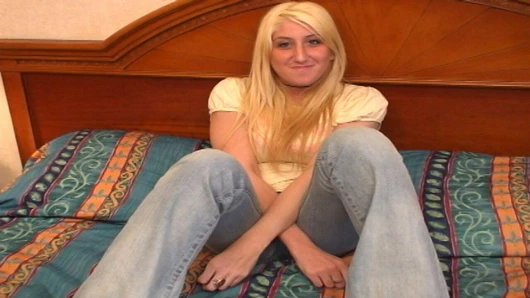 5 ayak 8 19 yr eski sarışın ile büyük memeli porno ilk kez yapar