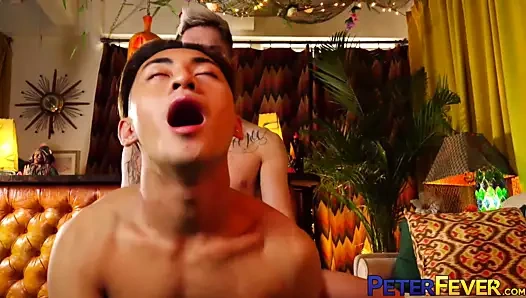 Peterfever gaysian jeremy vuitton raw bred tarafından zak bishop