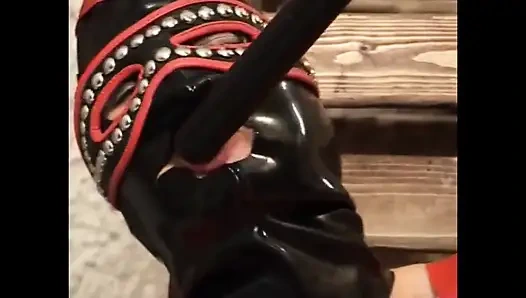 Fetiş ateşli sürtük büyük sert yarağa biniyor!