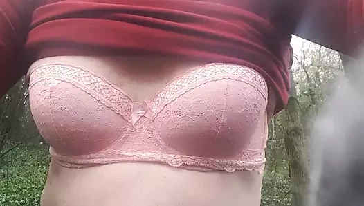 Siyah külot. Pembe sutyen