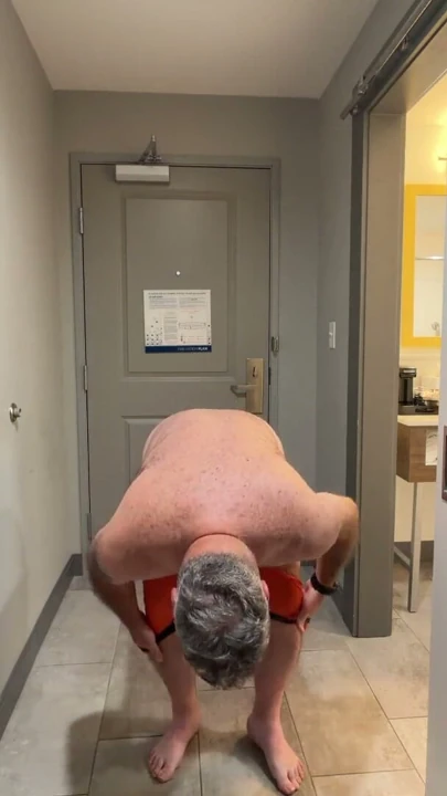 Luvbennude Soyunup Duş Alıyor | Bölüm 1