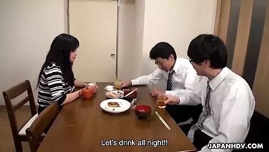 Eş gets becerdin ve the dudes boşalmak içinde ona ıslak kedi