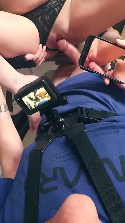 Bts. Bakış açısı Orta yaşlı seksi kadın amcık sikişi ve boşalması