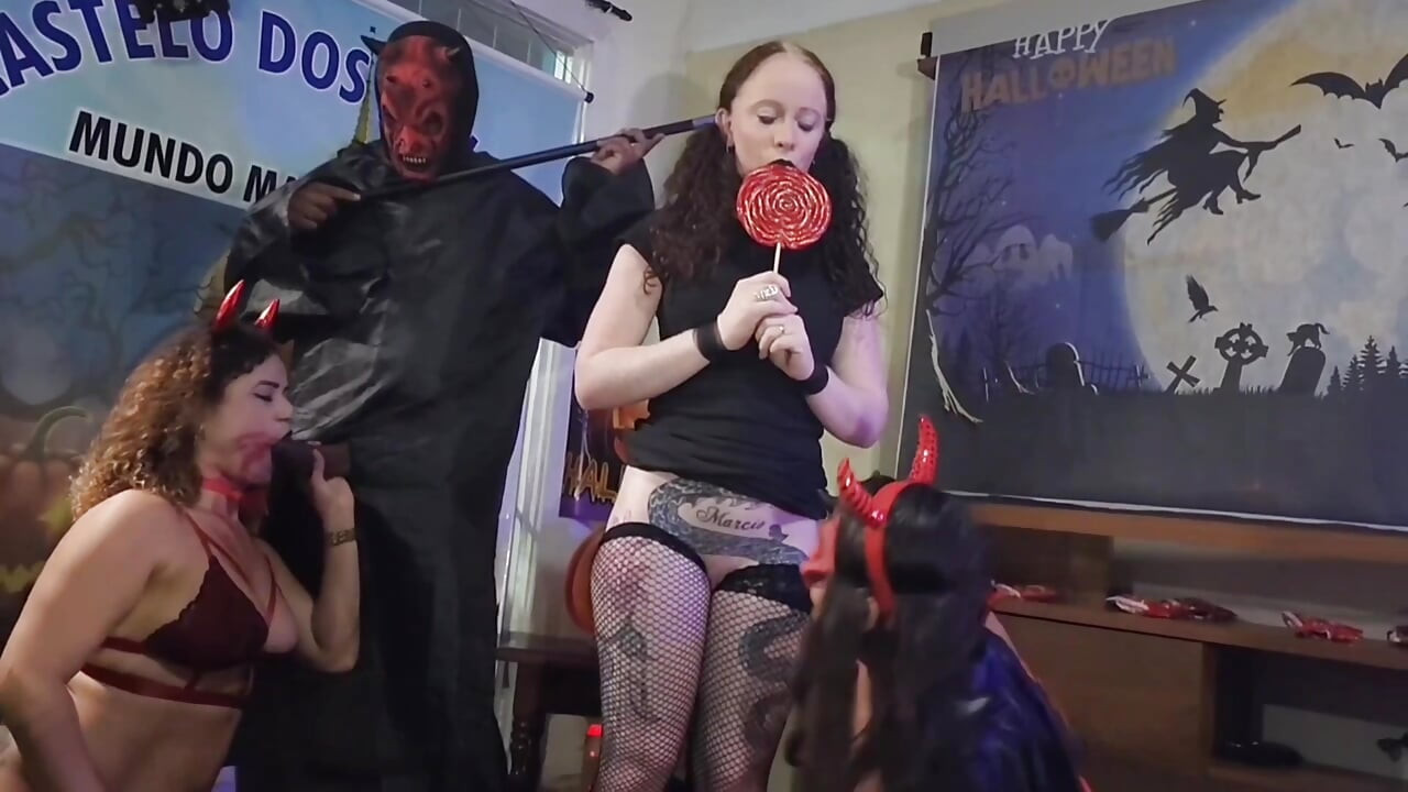 Halloween house party pumping some hot and sexy Brazilian women in cosplay Leave the party to offer their tight pussies