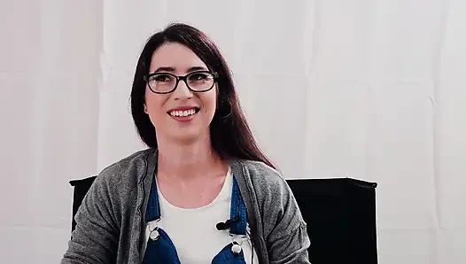 Serena Blaire ile 20 rastgele soru | Adult Time