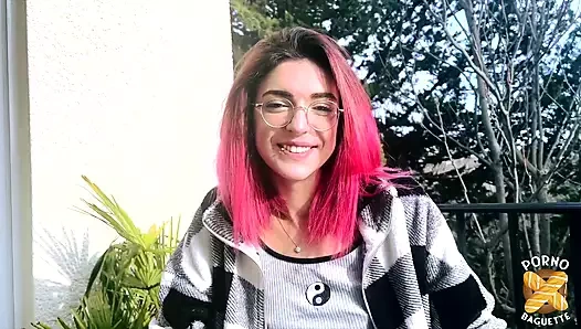 Leila iki adamla ilk üçlü seksinin tadını çıkarıyor