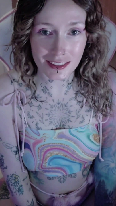 Oviposition fantezi yumurta bırakma ve fışkırtarak boşalma (4k yakın çekim)