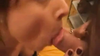 Pis ev hanımı evde iyi bir sikiş ve cumshot olsun