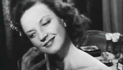 Vera lee seksi vücudunu gösteriyor (1950'lerde vintage)