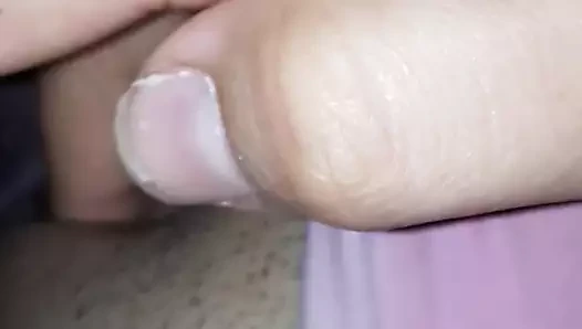 Lucyplay, yanında birinin olmasını dileyerek çok ateşli bir şekilde uyanır