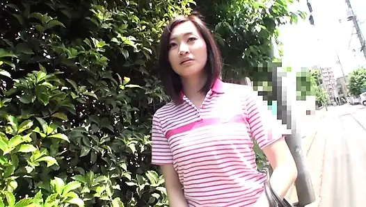 Azgın asyalı kadın adamla sikişiyor