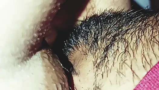 Kız arkadaş amcık yalıyor ve emiyor ev yapımı video