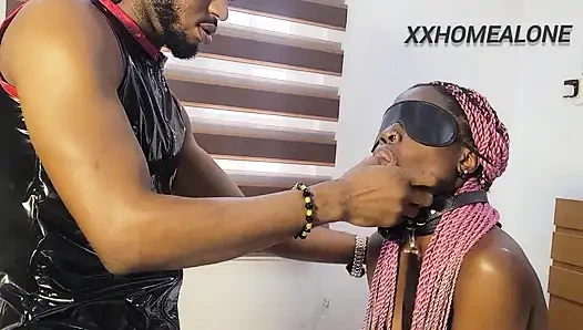 Küçük minyon zenci kız esaret bdsm sekste domine ediliyor