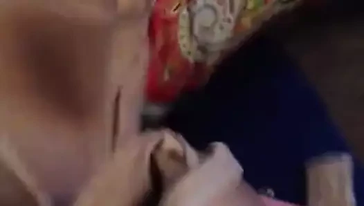 Adım annemin sutyeninde cumming