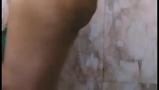 De Ladki ne Pheli Baar Choot M Ungli Daali