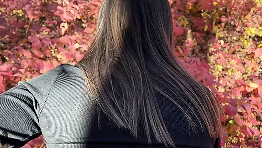 Şirin üvey kızkardeş ormanda kırlangıçlar. nicky sis izleyin - 60fps 4k