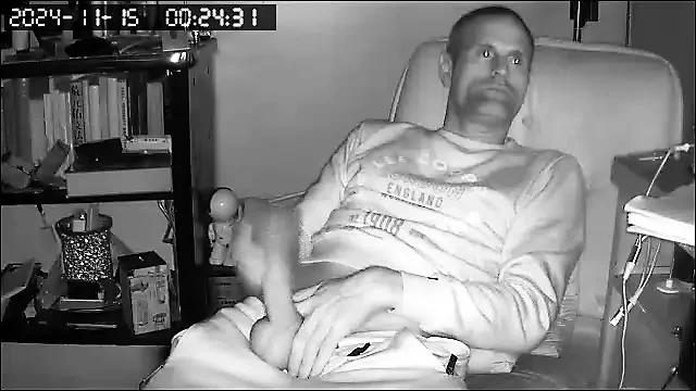 Mike mastürbasyon yapıyor