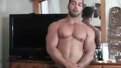gıdıklama dev kas adam