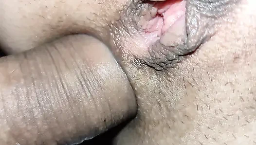 Bakış açısı sıkı minyon karımla yakın çekim anal