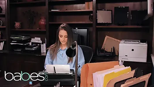 Hatunlar - yaramaz Kyler Quinn yazarının bloğunu eriyerek saf baştan çıkarıcı buluyor