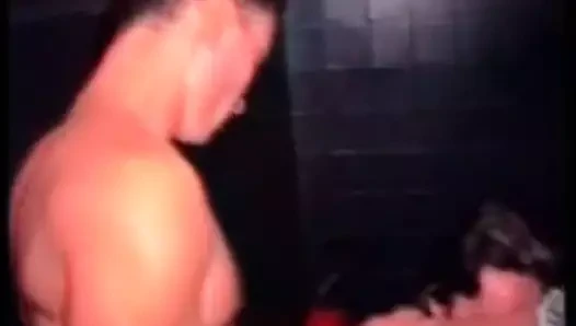 Aldatılan korkaklar grup seks seks partileri onların eşlerini izle