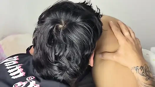 Kız arkadaşıma oral seks yapıyorum