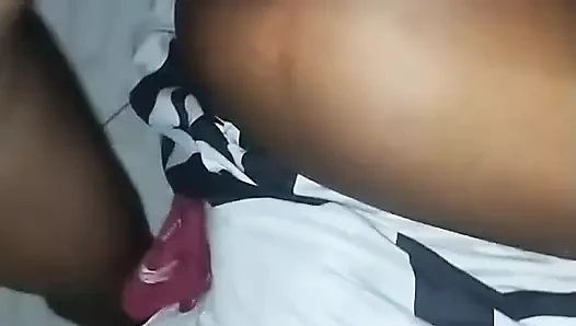 Üvey kız doğuruyor! Üvey baba genç kızın sıkı amına iki kez boşalıyor