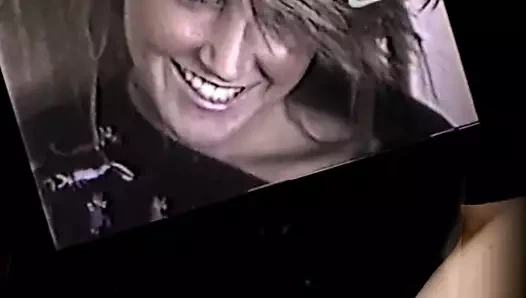 Ashleighbeehorny seviyor