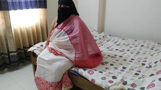 Pencaplı erkek arkadaş çok sıkı yaraklı Hintli kadınla aldatıyor eski erkek arkadaşı tarafından sikiliyor - büyük memeli priya chatterjee