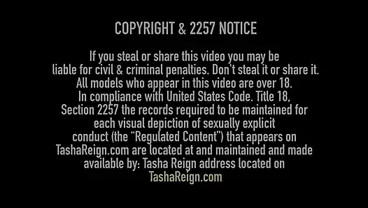Tasha Reign büyük yaraklı amcık sikişiyor