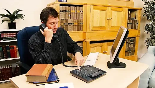 Abby Cross ve Blake Eden makaslayıp birleşik ıslaklıklarını tatmayı seviyor